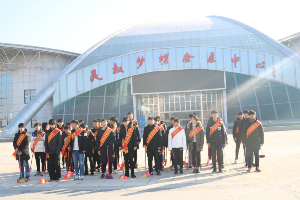 我校学生参加民权制冷博览会会展中心志愿者服务