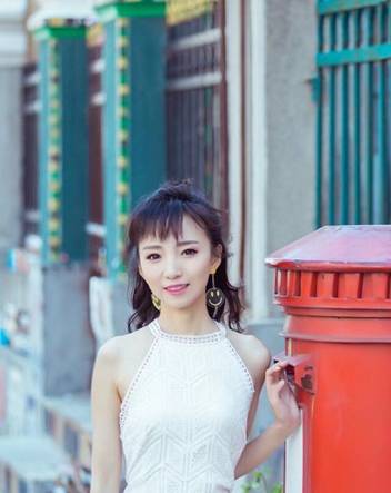 人文艺术系 杨静文